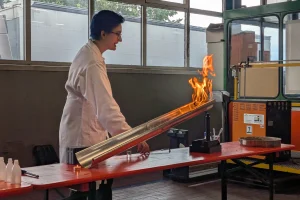 Sie arbeiten mit Chemikalien? Ich schule Ihre Mitarbeiterinnen mit der richtigen Mischung aus Ernst und Humor zum richtigen Umgang mit Gefahrstoffen. Gerne werden diese Vorträge auf ihre individuellen Bedürfnisse angepasst.